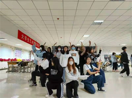 taptap苹果下载团委大学生艺术团组织 “二十周年校庆”前期准备